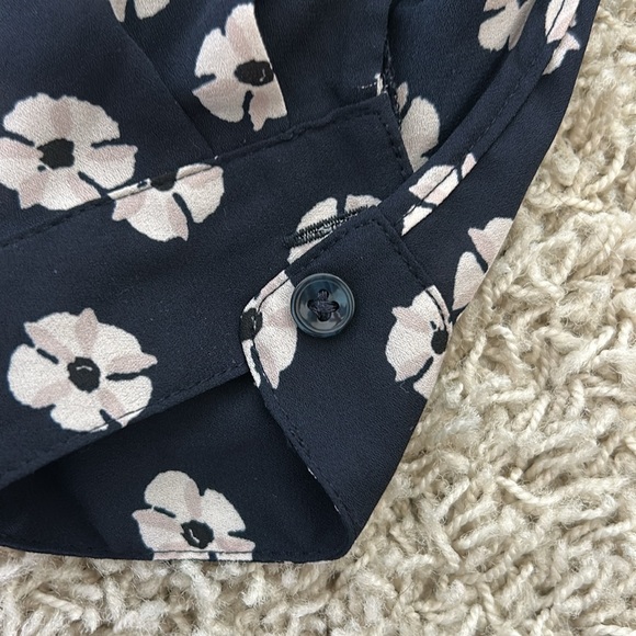 NWOT LOFT Women’s Petite Small Black and White Floral Blouse - Picture 7 of 7